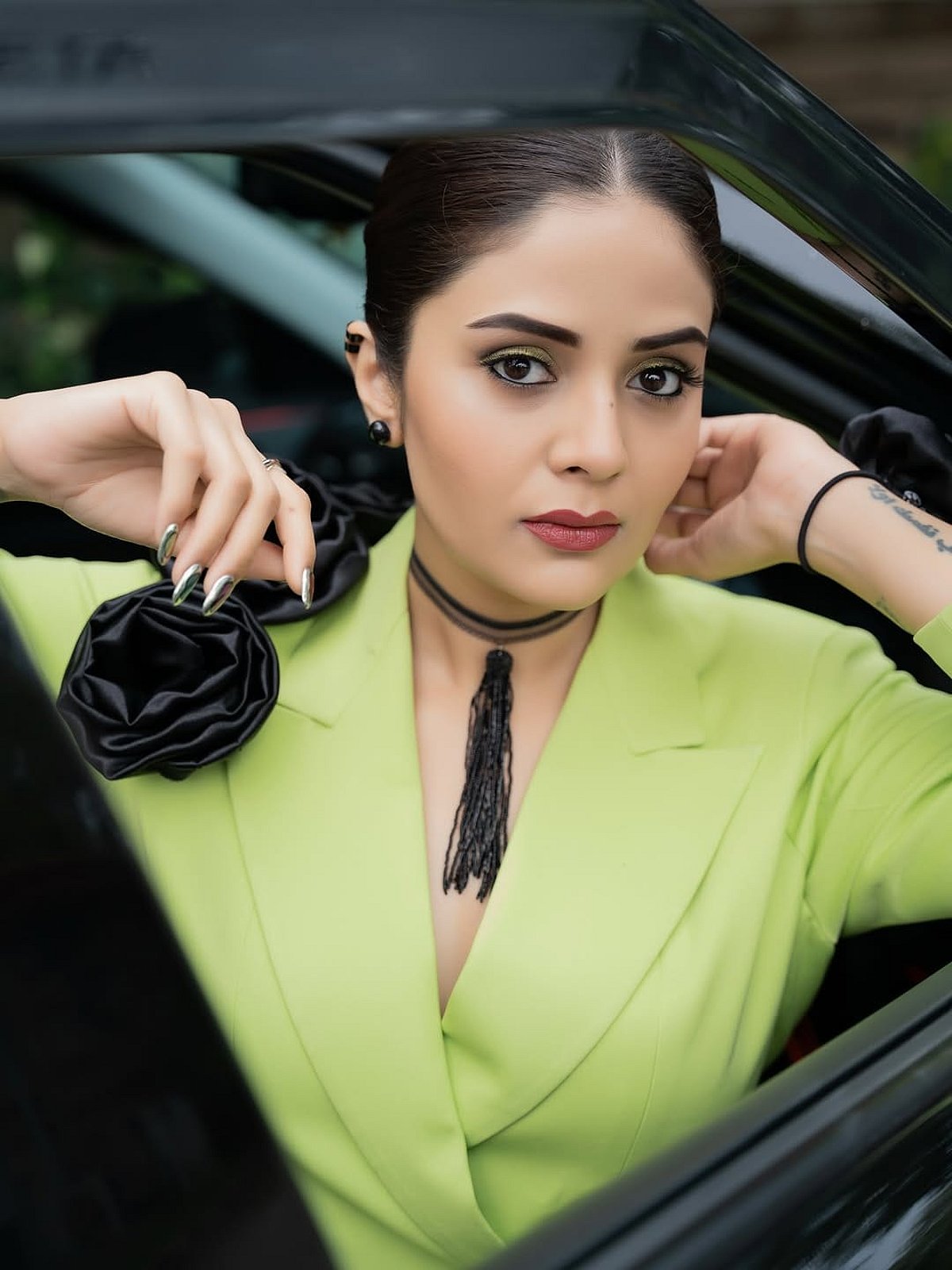 பனிச்சிலை... ஸ்ரீமுகி!