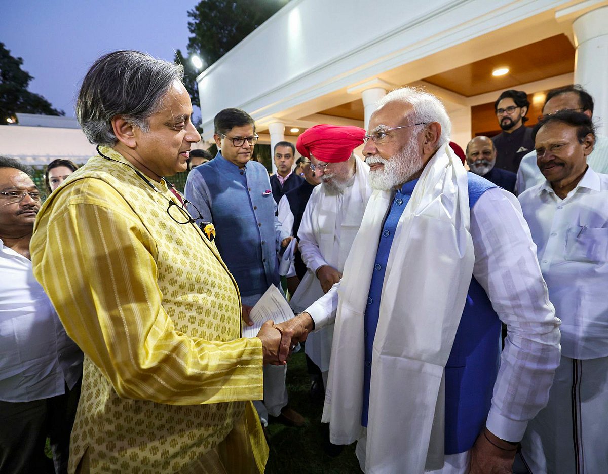 வெளிநாடு சென்ற எம்பிக்களுடன் பிரதமர் மோடி சந்திப்பு! 