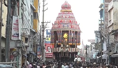 மதுரை கூடலழகர் பெருமாள் கோயில் தேரோட்டம்!