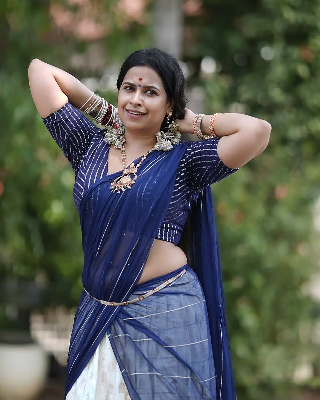 எகிப்திய மலர்... ராதிகா வேணுகோபால்!