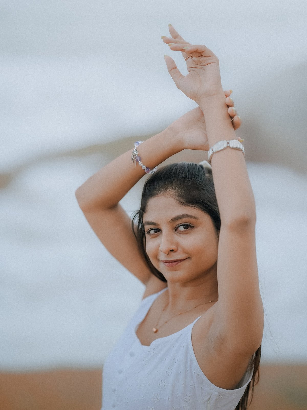 ஆழிப் பறவையாய்... அகிலா பார்கவன்!