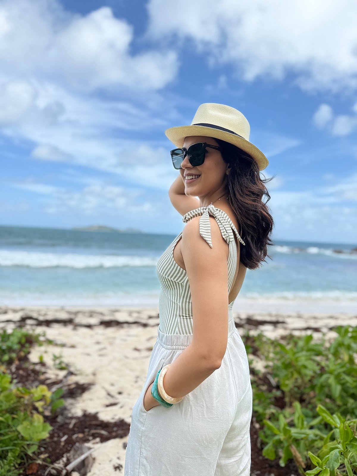 வெளிச்ச பூவே... ரிது வர்மா!