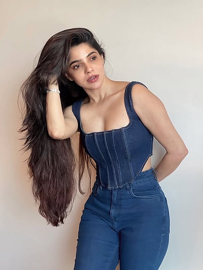 ஜிவ்வுனு... திவ்ய பாரதி!