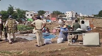 ம.பி.யில் ஆக்கிரமித்து கட்டப்பட்ட 100 வீடுகள் இடிப்பு!