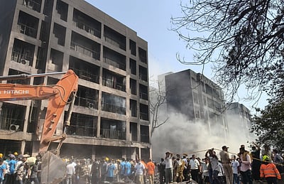 விமான விபத்து: குஜராத் விரைகிறார் அமித் ஷா!