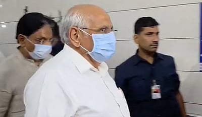 விமான விபத்து: ஆமதாபாத் மருத்துவமனையில் குஜராத் முதல்வர் ஆய்வு!