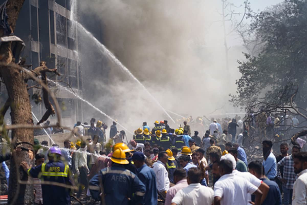 அரபு நாட்டிலிருந்து ஒரு கோடி ரூபாய் வழங்கிய மருத்துவர்: ஏர் இந்தியா விபத்தில் உயிரிழந்த மருத்துவ மாணவர்களின் குடும்பங்களுக்கு நிவாரணம்