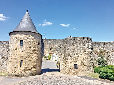 ரோடேமாக் பாழடைந்த கட்டடங்கள்...