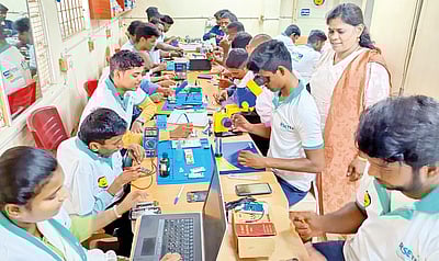 ஒளிவிளக்கு...