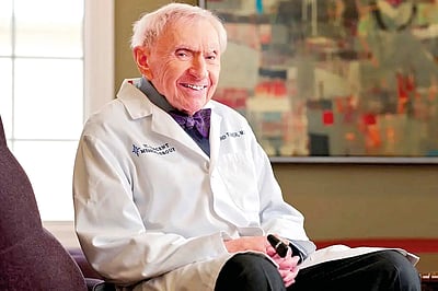 102 வயதிலும் சிகிச்சை...