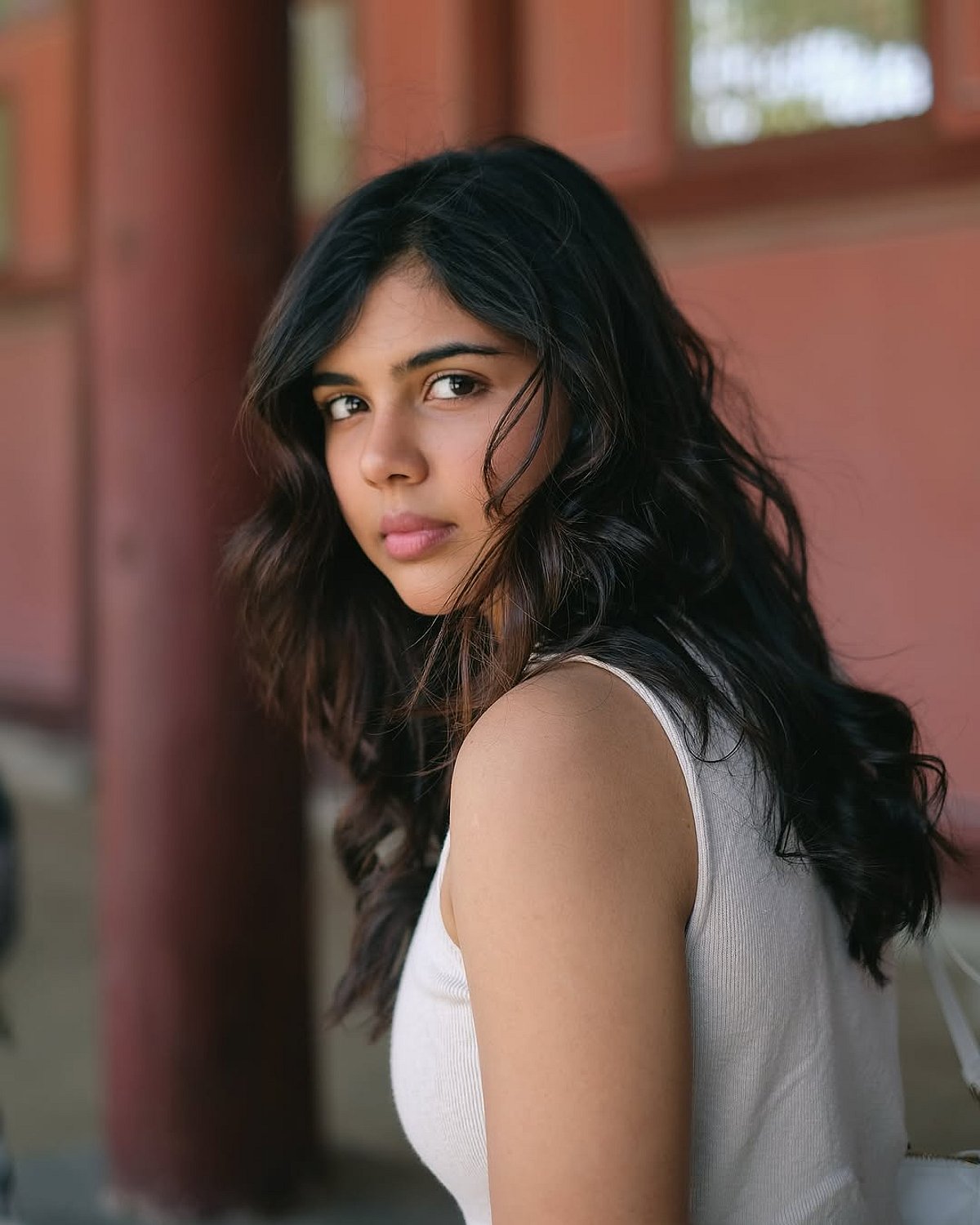 என்ன பார்வை... கல்யாணி பிரியதர்ஷன்!