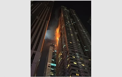 துபையில் 67 மாடிக் கட்டடத்தில் பயங்கர தீ விபத்து 