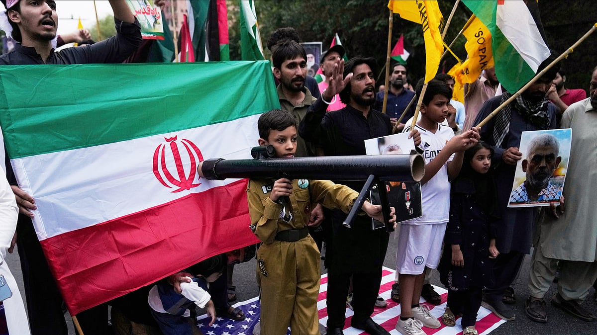 பொறு​ப்​பி​ன்​மை​யி​ன் உ​ச்​ச​ம் ​!