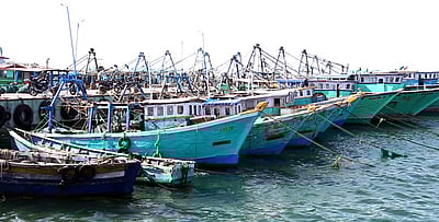 கடல் காற்றின் வேகம்! தஞ்சை மீனவர்கள் கடலுக்குச் செல்ல தடை!