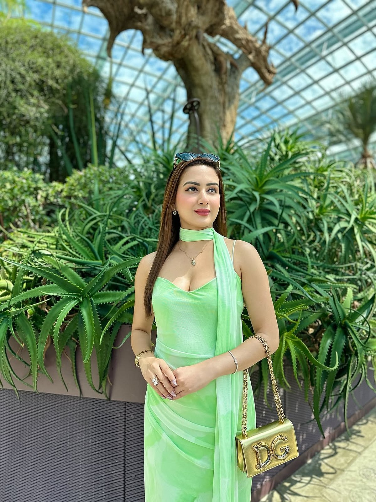 பனிப்புயல்... சாரா யஸ்மின்!