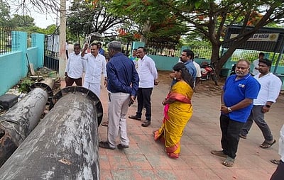 ஒசூா் மாநகராட்சி எரிவாயு 
தகன மேடையை ஆய்வு  செய்த  மேயா்