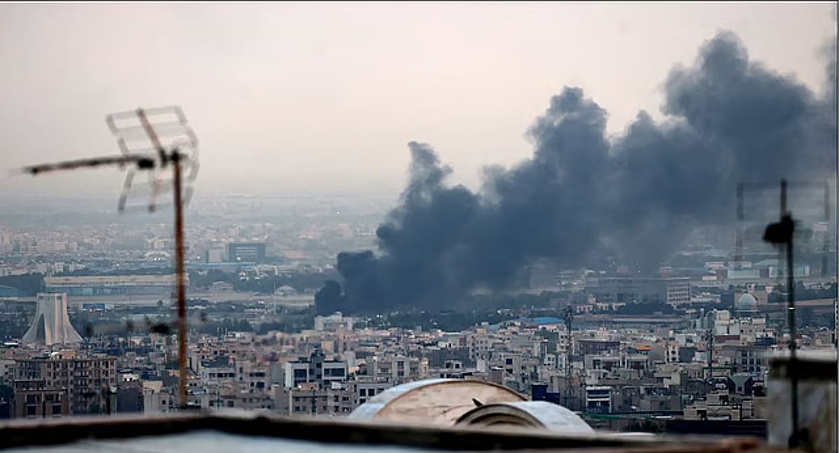 டெஹ்ரானைவிட்டு அனைத்து இந்தியா்களும் வெளியேற அறிவுறுத்தல்