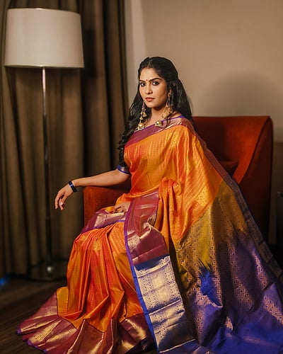 என் பேரரசுக்கு நானே ராணி... ஸ்வாசிகா!