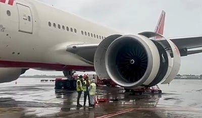 மீண்டும் மீண்டுமா..? ஏர் இந்தியா விமானத்தில் என்ஜின் பழுது! பயணிகள் வெளியேற்றம்!