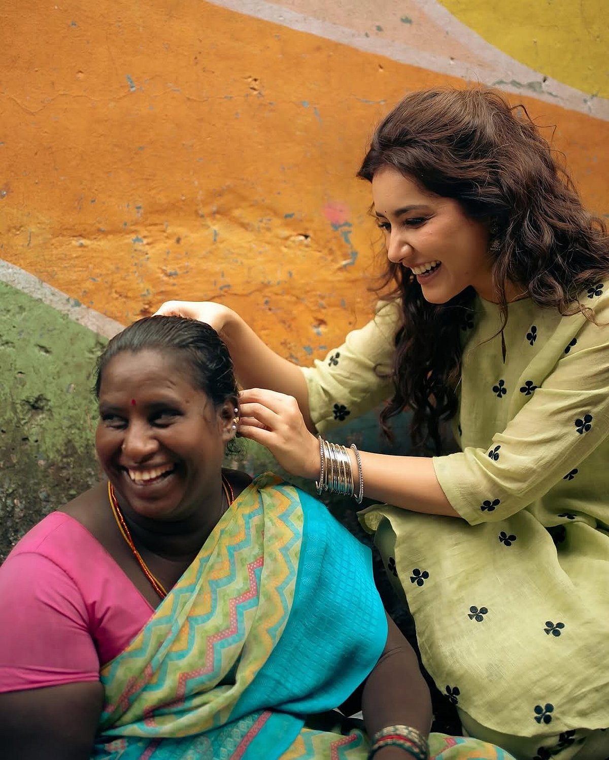 ஒவ்வொரு புன்னகையிலும் நினைவுகள்... ராஷி கண்ணா!