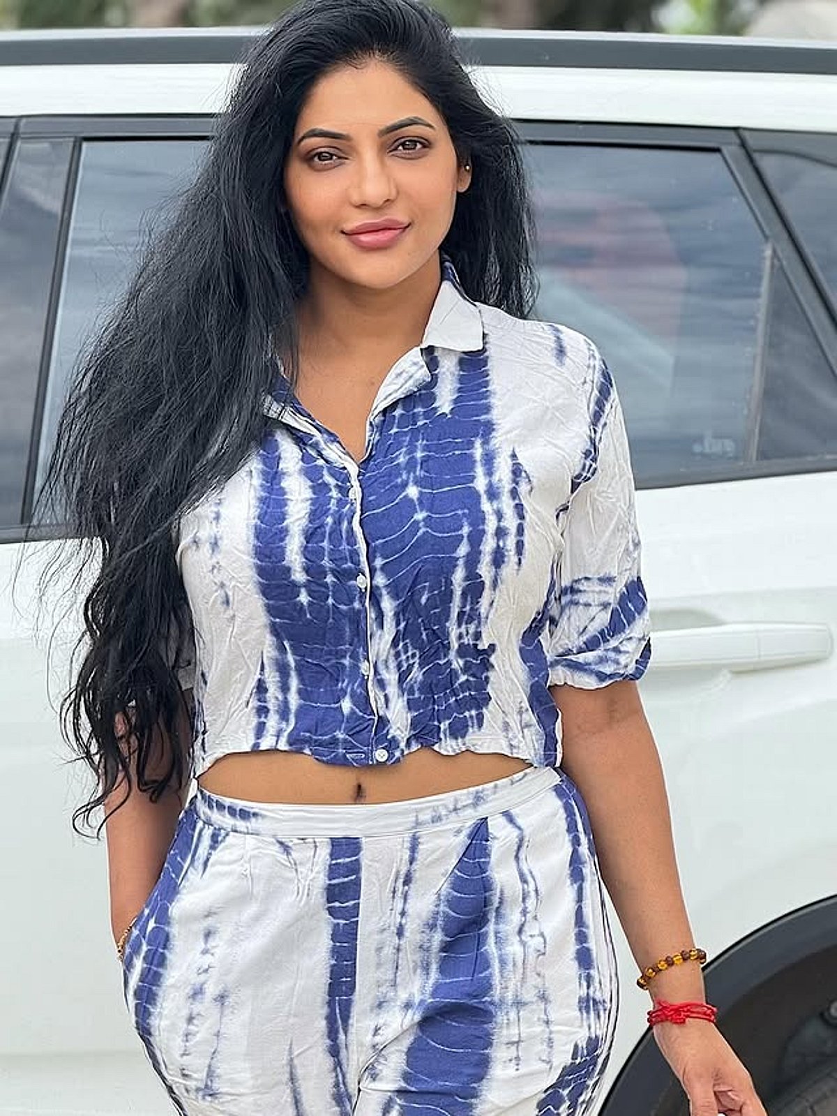 நித்தம் ஒரு வண்ணம்.. ரேஷ்மா பசுபுலேட்டி!