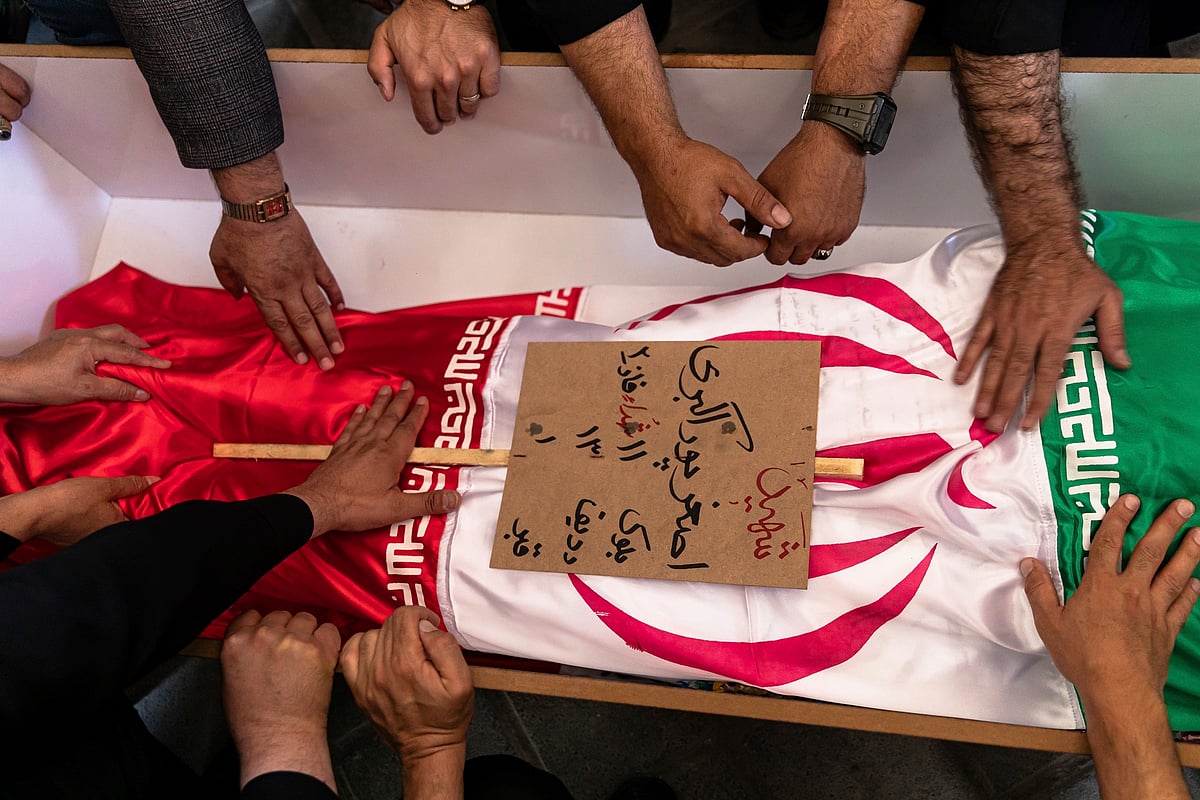 இஸ்ரேல் ஏவுகணைத் தாக்குதல்: ஈரானில் 565 பேர் பலி!