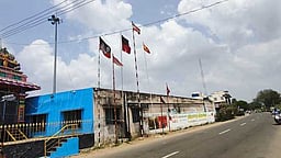 திருப்பூரில் கட்சி கொடிக் கம்பம் அமைக்க அனுமதி பெற வேண்டும்:  கோட்டாட்சியா்