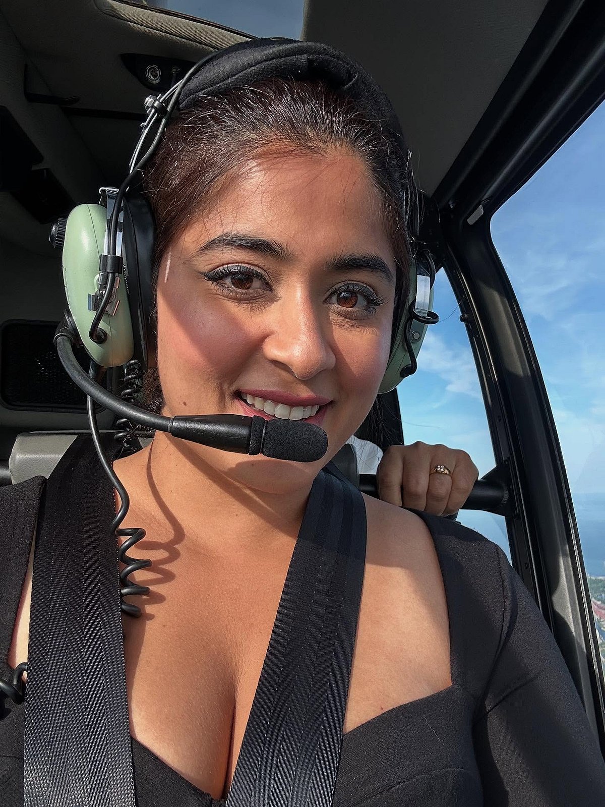 பைலட்... நிகிதா சர்மா!