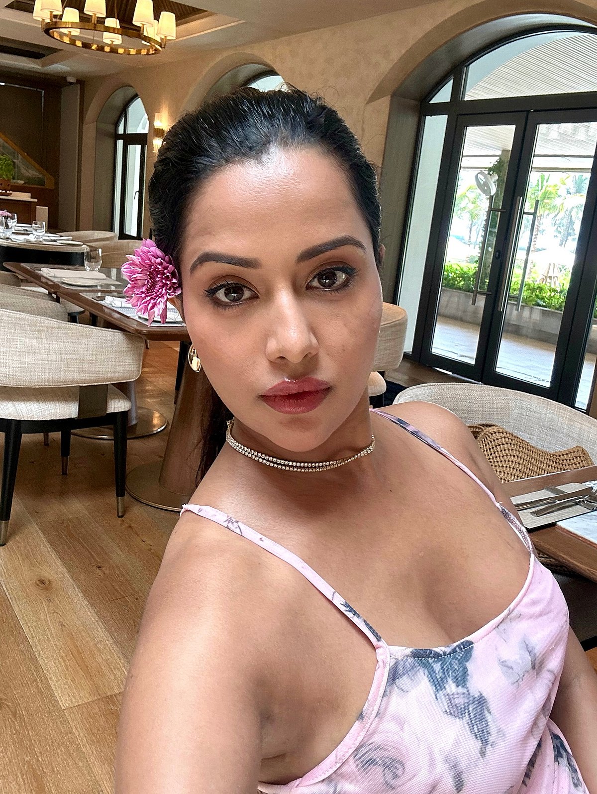 அழகிய காலை... ரைசா வில்சன்!