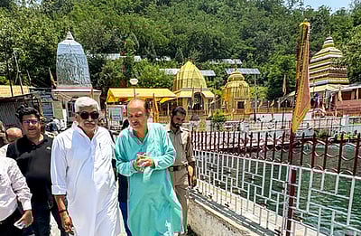 பஹல்காமில் மத்திய சுற்றுலா அமைச்சா் ஆய்வு