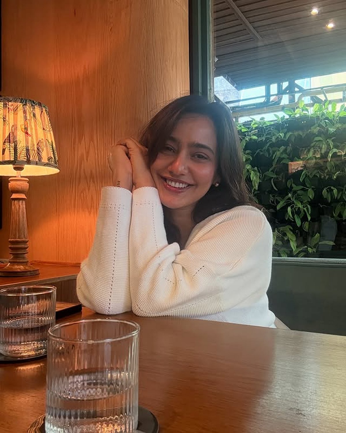 வெண்ணிலவு சாரல்.. நேஹா ஷர்மா!