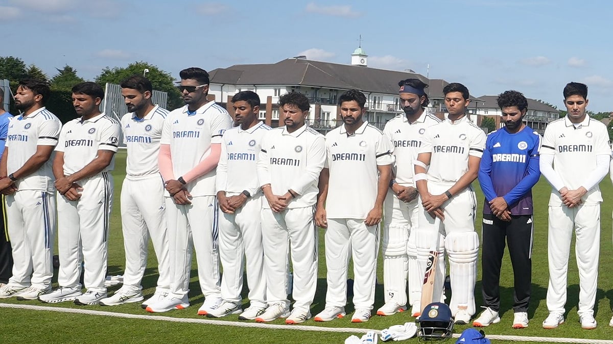 இந்தியா - இங்கிலாந்து டெஸ்ட்: ஏர் இந்தியா விமான விபத்தில் பலியானோருக்கு அஞ்சலி!