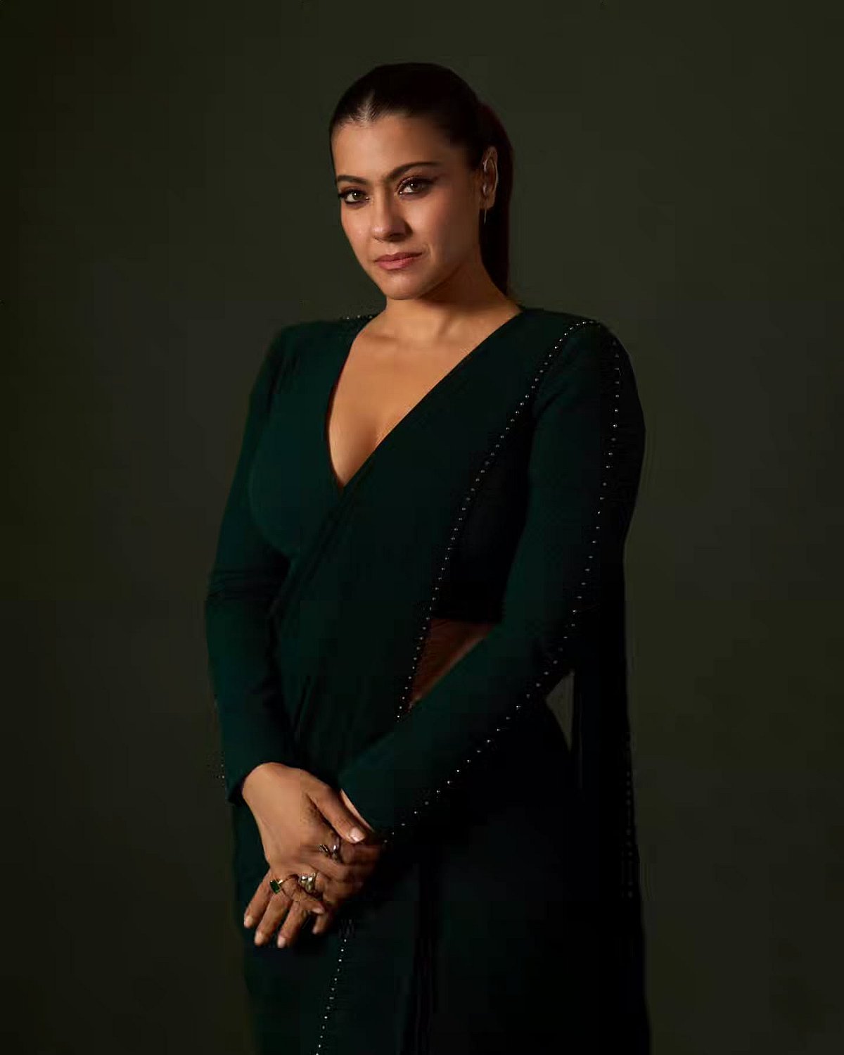 ஐம்பதிலும் அசத்தும்... கஜோல்!