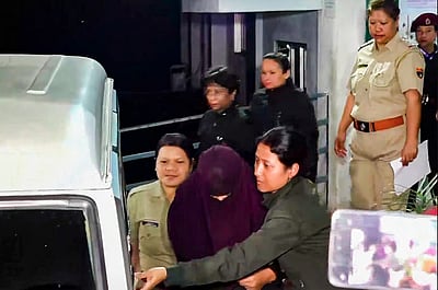 தேனிலவு கொலை: மனைவி உள்பட 2 பேருக்கு 13 நாள் நீதிமன்றக் காவல்! 