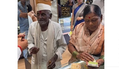 இது 96 காதல் அல்ல, 93 காதல்! முதியவரின் காதலும் நகைக் கடைக்காரரின் மனிதாபிமானமும்!