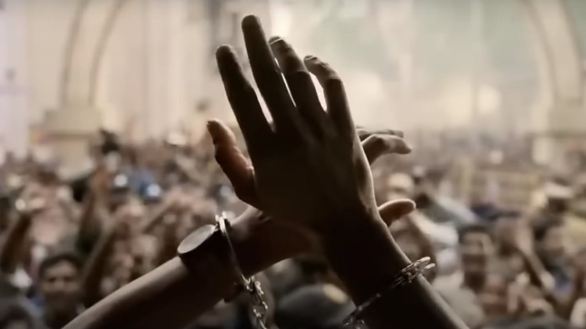 துப்பாக்கி கைமாறாது! ஜனநாயகன் பிறந்தநாள்!