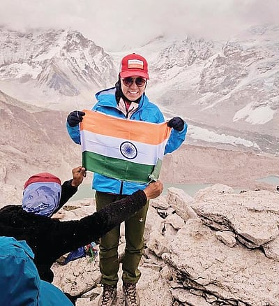 எவரெஸ்ட்  மலையேற்றம்... பார்வைக் குறைபாடு தடையல்ல... 