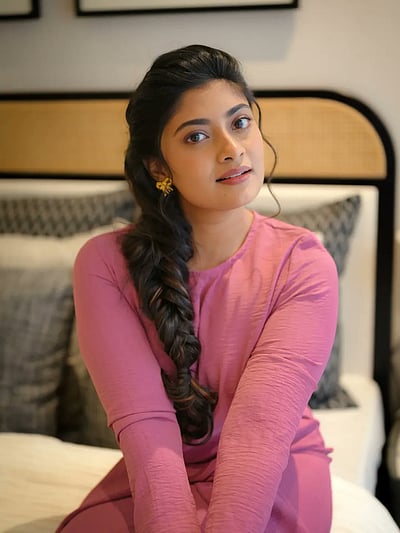 சுந்தரி... அம்மு அபிராமி!