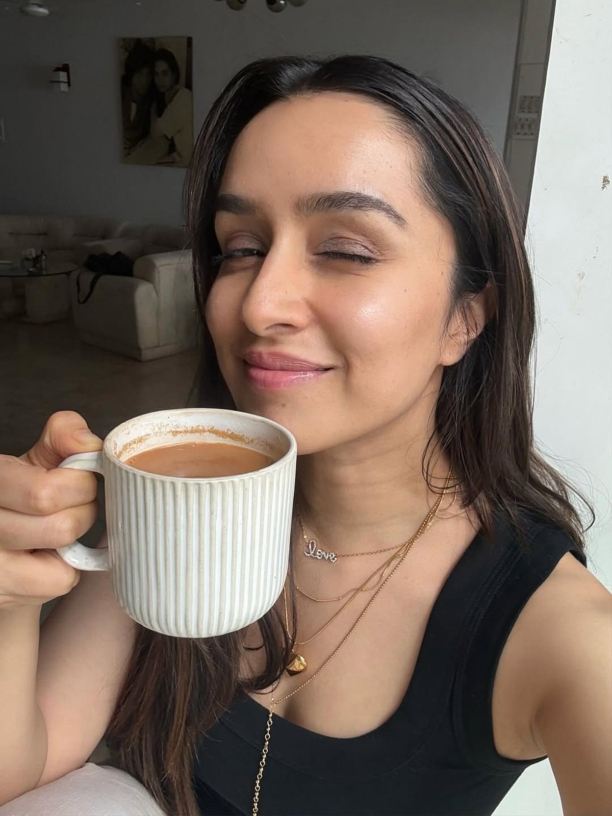 தேநீர் இடைவேளை... ஷ்ரத்தா கபூர்!