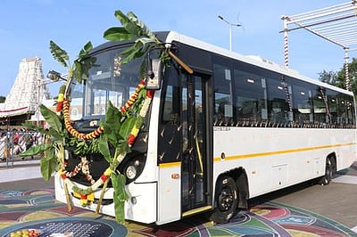 திருமலை: குளிா்சாதனப் பேருந்து நன்கொடை