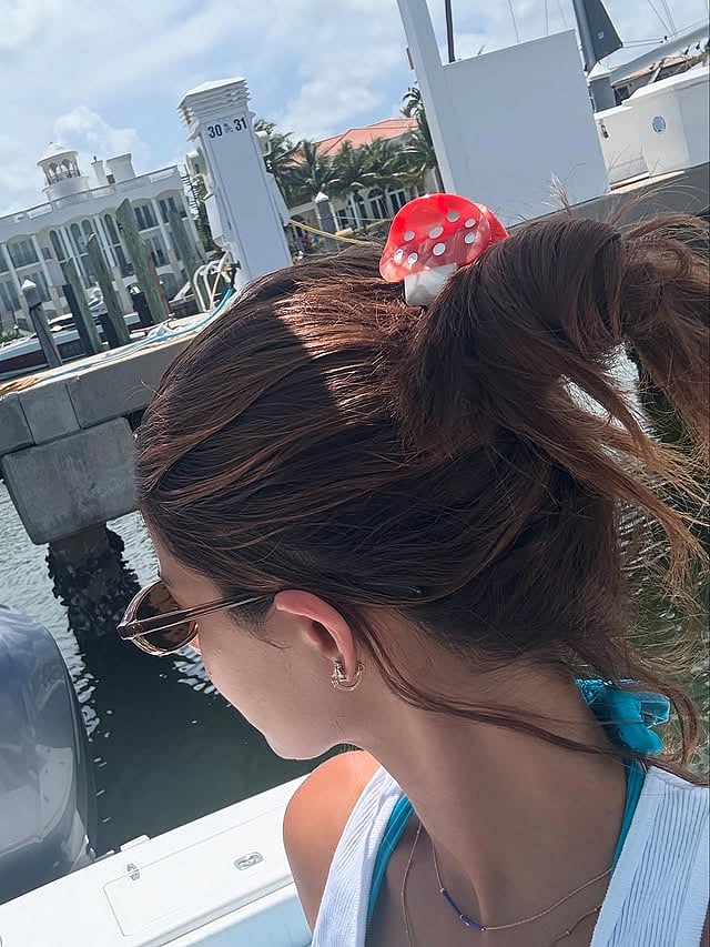 யார் இந்த அழகி?