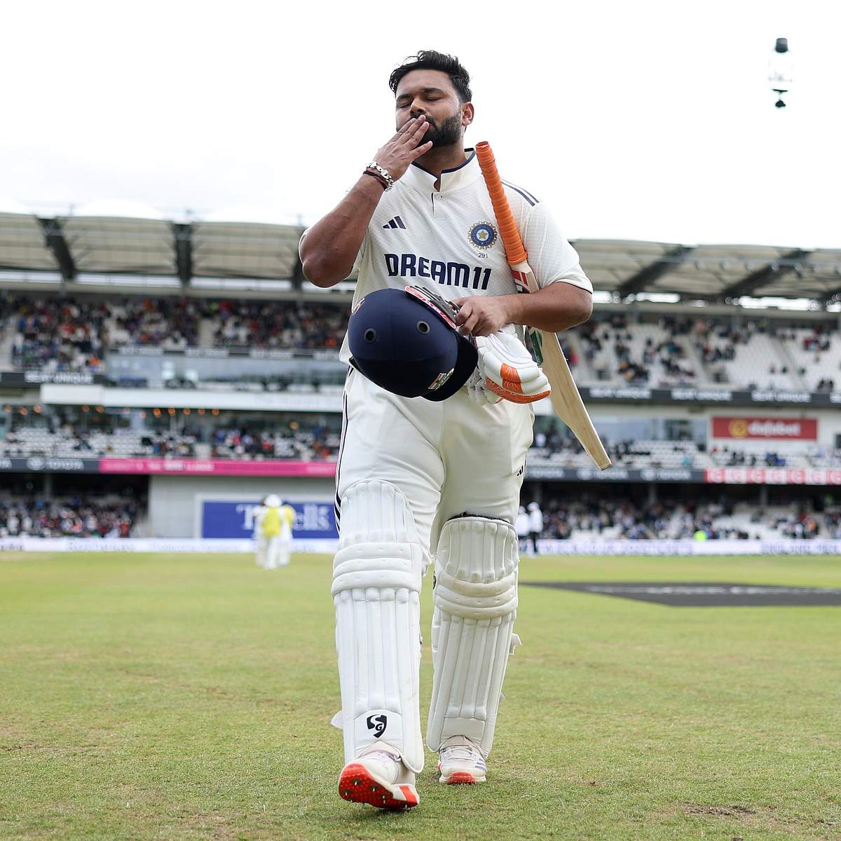 இன்னிங்ஸ் நாயகன்... ரிஷப் பந்த்!