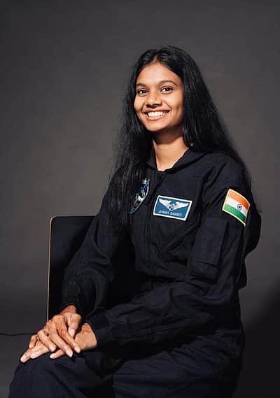 விண்வெளி நாயகியாகும் ஆந்திர இளம்பெண்: சர்வதேச விண்வெளி வீராங்கனையாகத் தேர்வு!