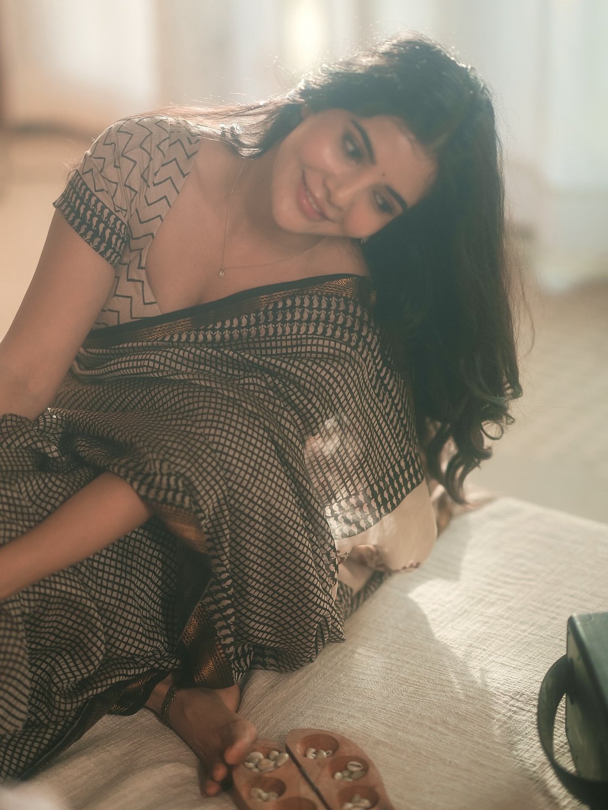 ஓடுகின்ற மேகம்.. மாதுரி ஜெயின்