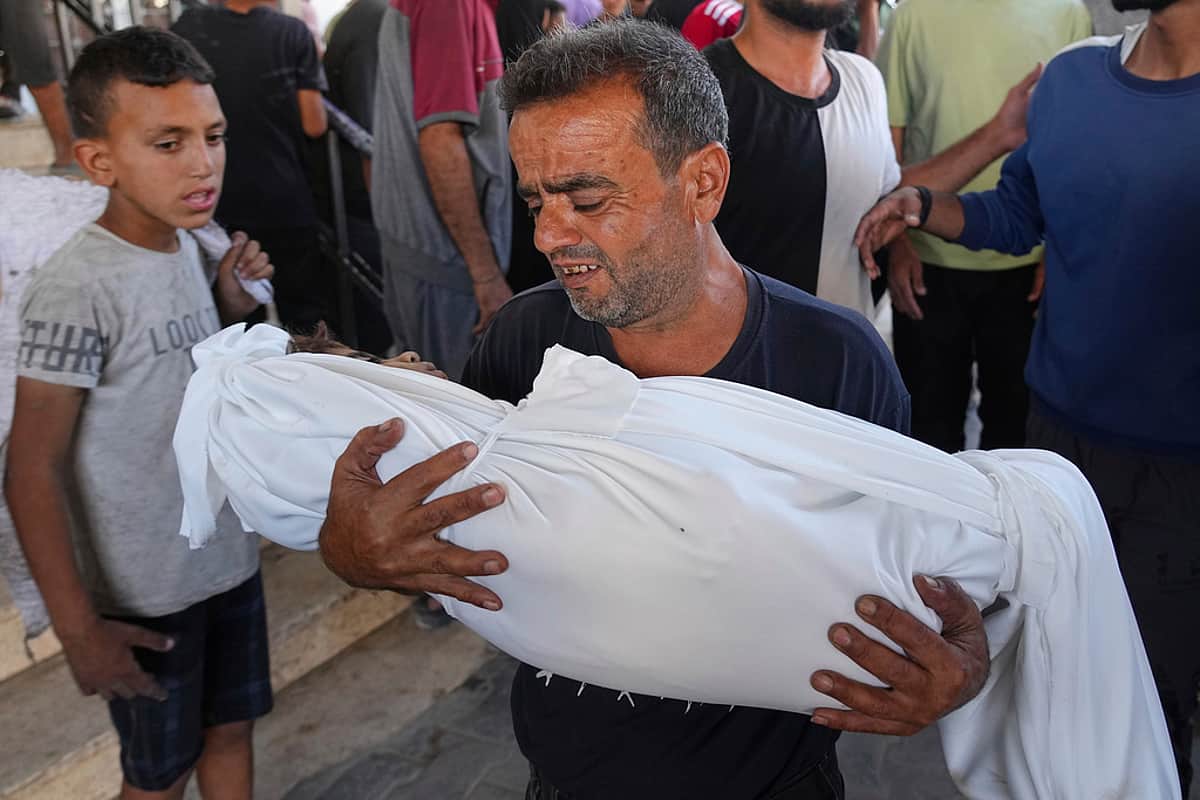 உணவுக்காகக் காத்திருந்த காஸா மக்கள் மீது இஸ்ரேல் தாக்குதல்! 25 பேர் பலி