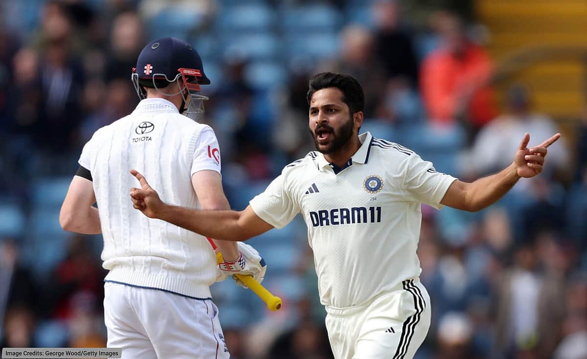 ஒரே ஓவரில் 2 விக்கெட்டுகள் எடுத்த ஷர்துல்: இந்தியா வெற்றி பெற 6 விக்கெட்டுகள் தேவை!