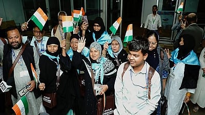 ஆபரேஷன் சிந்து: ஈரானில் இருந்து மீட்கப்பட்ட இந்தியர்களின் எண்ணிக்கை 2,200-ஐ கடந்தது!