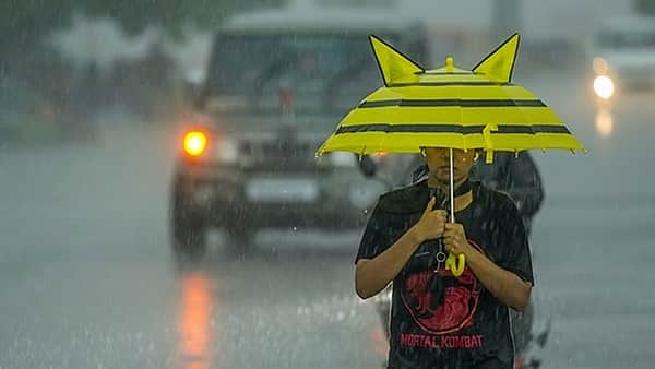 அடுத்த 3 மணிநேரத்துக்கு 13 மாவட்டங்களில் மழை! 