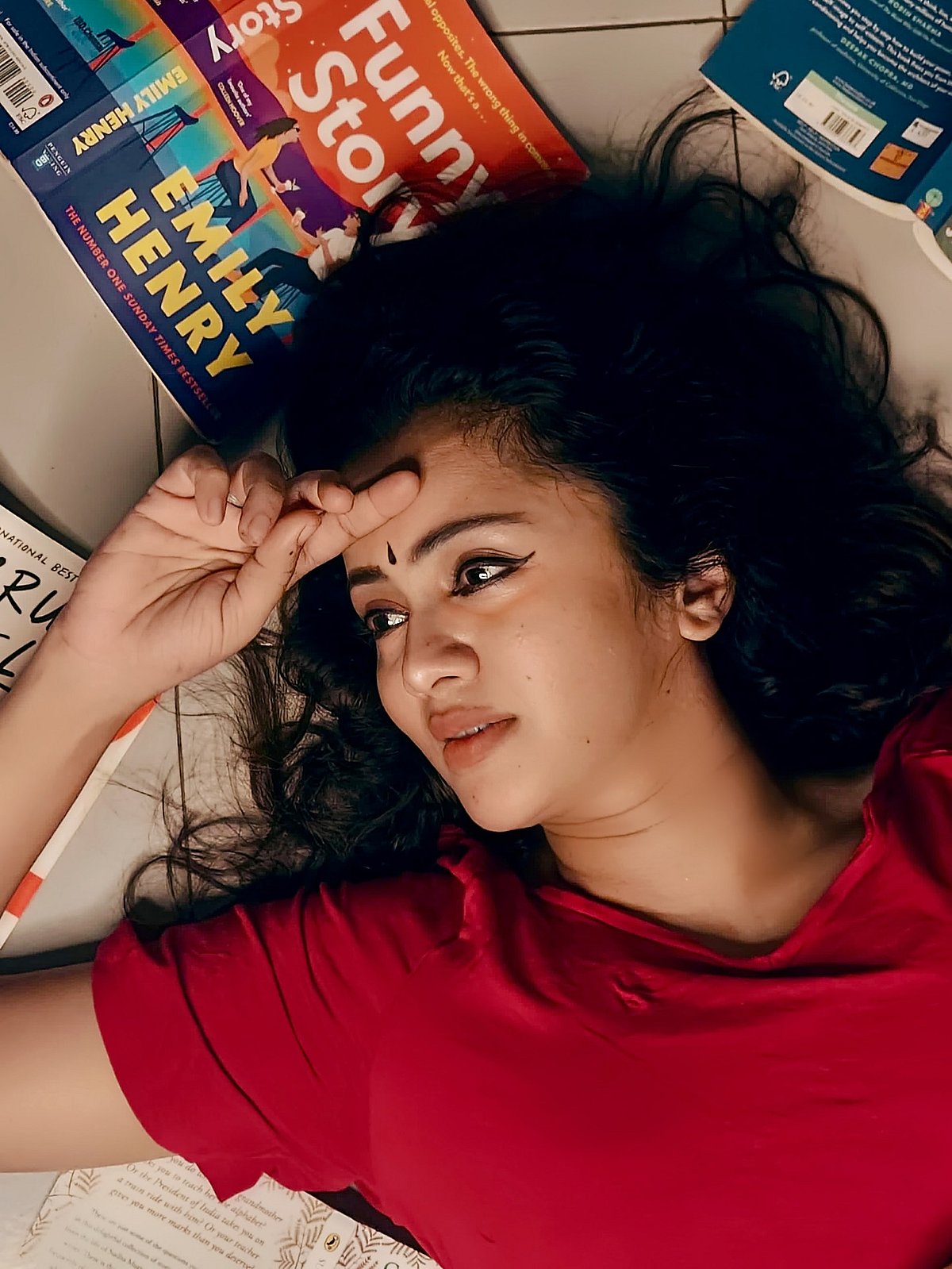 மை(யக்) கவிதை... அஞ்சனா!