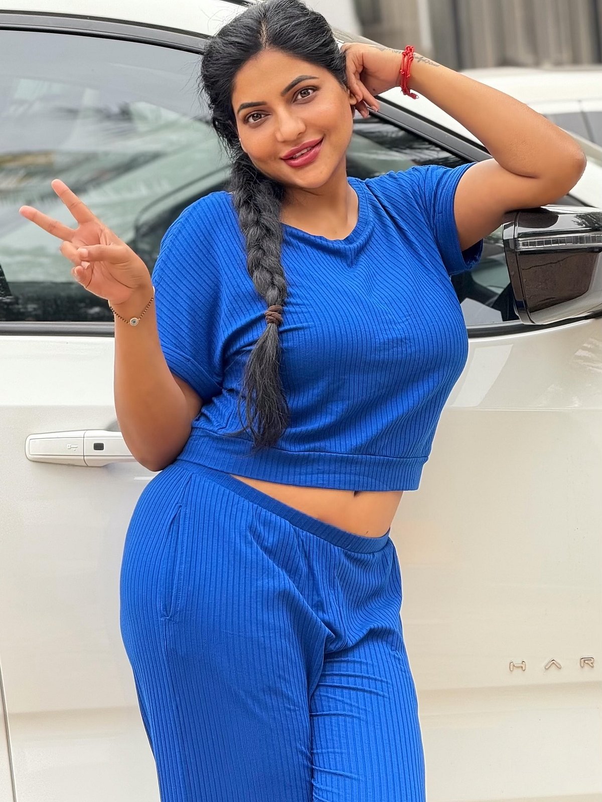 மகிழ்வான மனம்... ரேஷ்மா பசுபுலேட்டி!